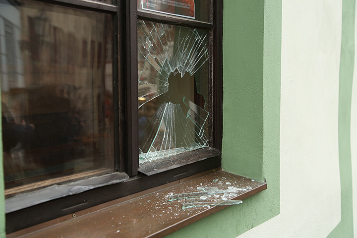 A2B Glass are able to board up broken windows while they are being repaired in Leighton Buzzard.